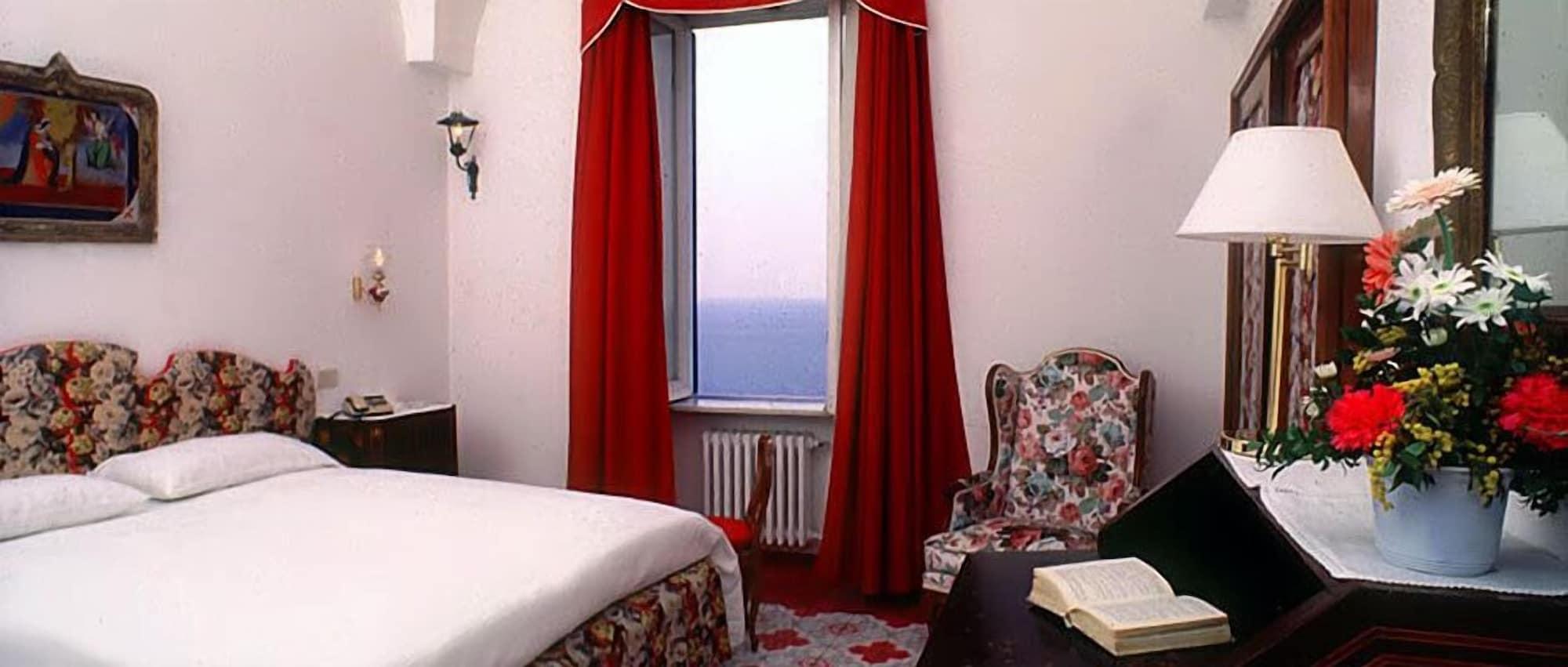 Hotel Luna Convento Амалфи Стая снимка