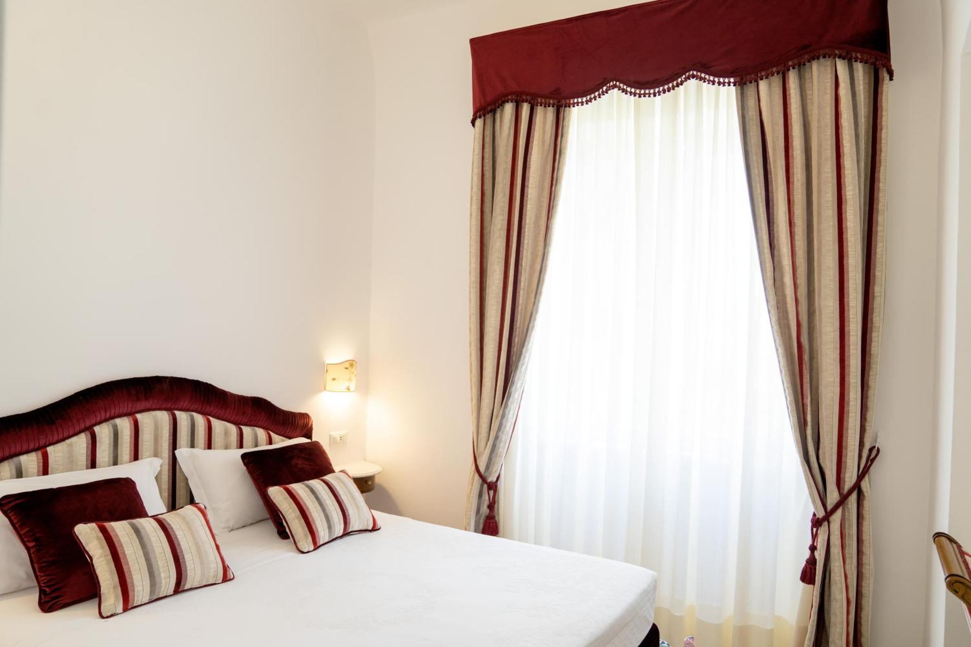 Hotel Luna Convento Амалфи Стая снимка