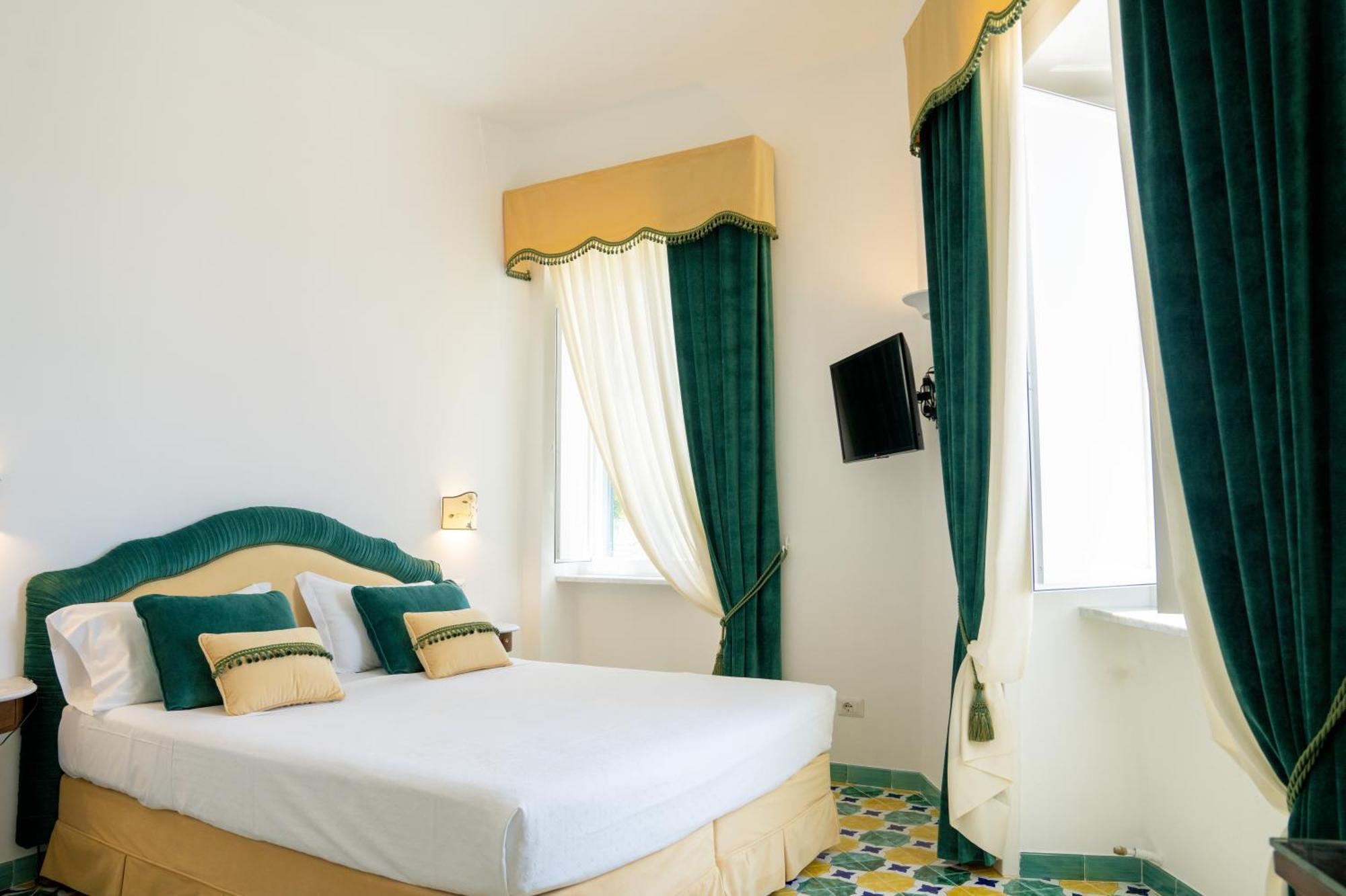 Hotel Luna Convento Амалфи Стая снимка